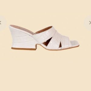 About Arianne Safari Rice White Croco Wedge Heels